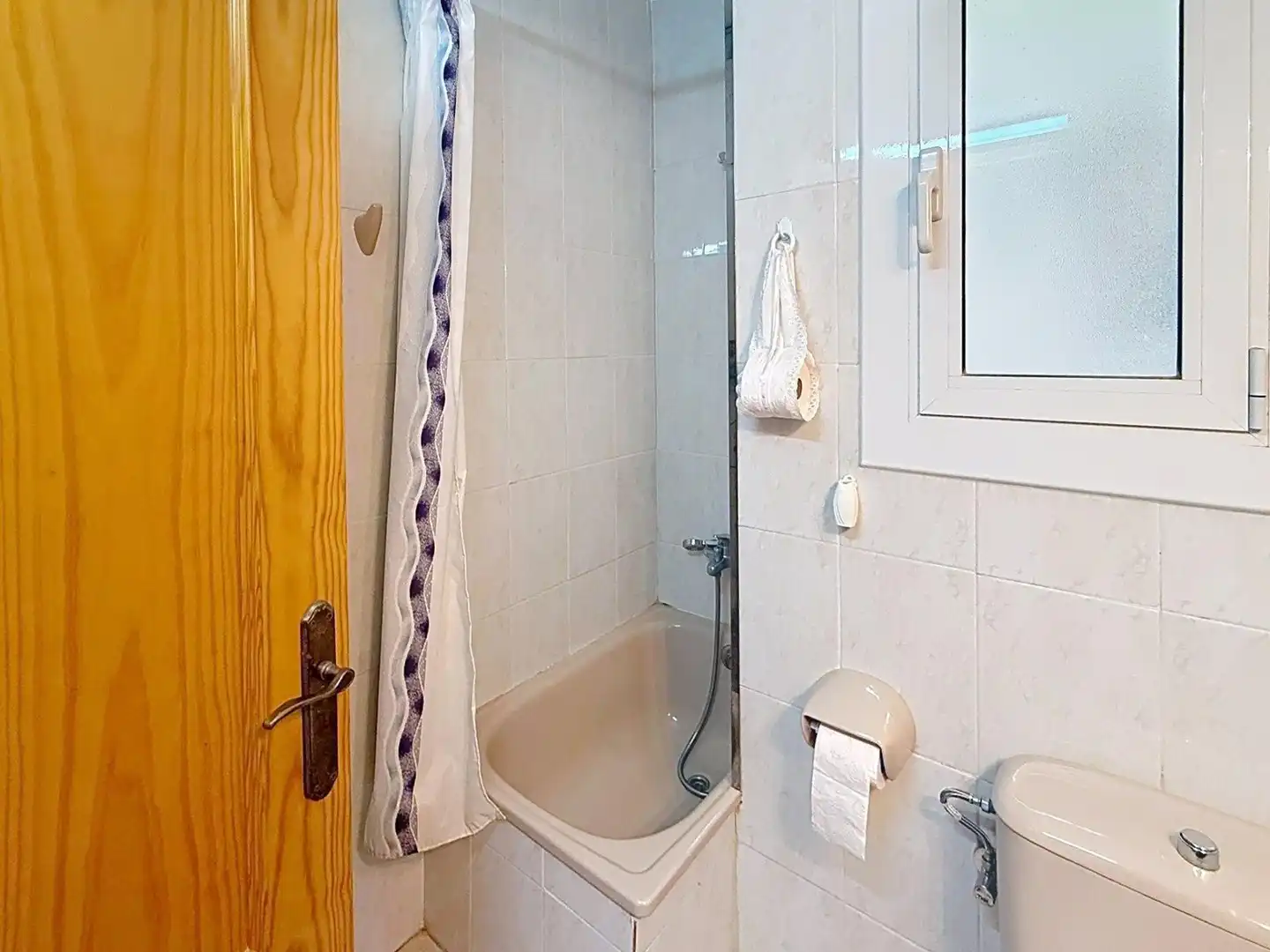 Badezimmer von Einfamilien-Reihenhaus zum Verkauf in El Vendrell mit Terrasse und Balkon