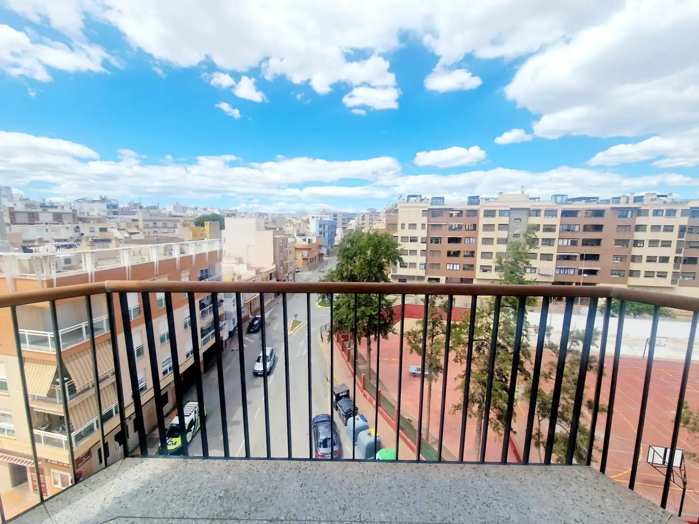 Vista exterior de Piso en venta en Águilas con Balcón