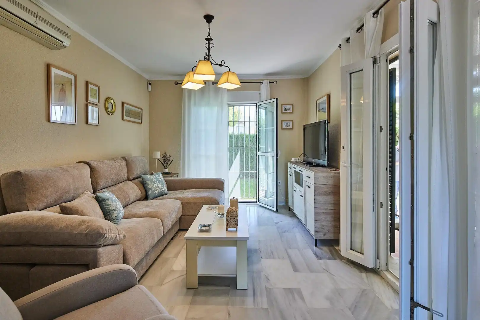 Adosado con piscina en venta en Novo Sancti Petri, imagen 6