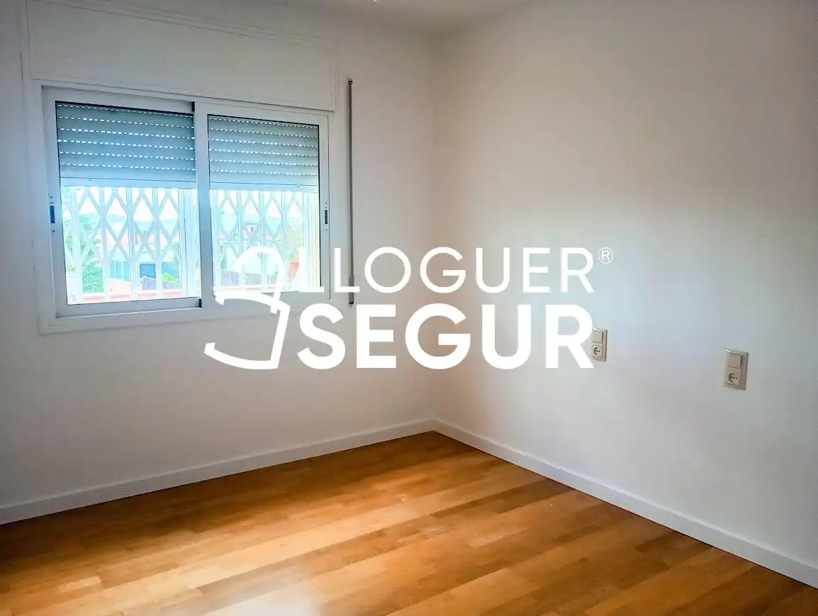 Dormitori de Casa o xalet de lloguer en Cox amb Calefacció, Terrassa i Traster