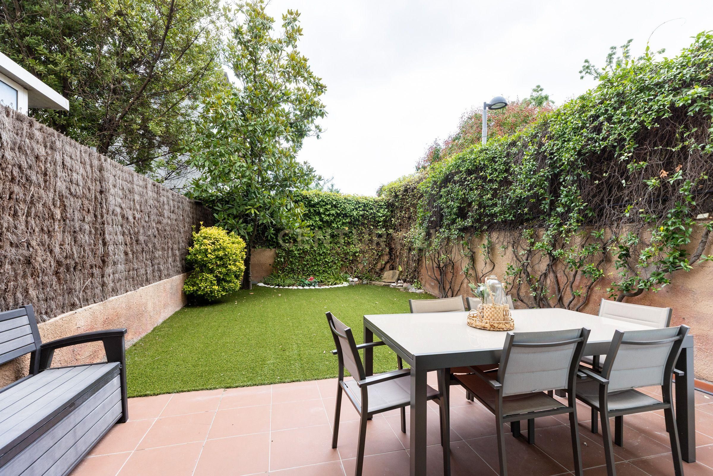 Terrace of House or chalet for sale in Rubí