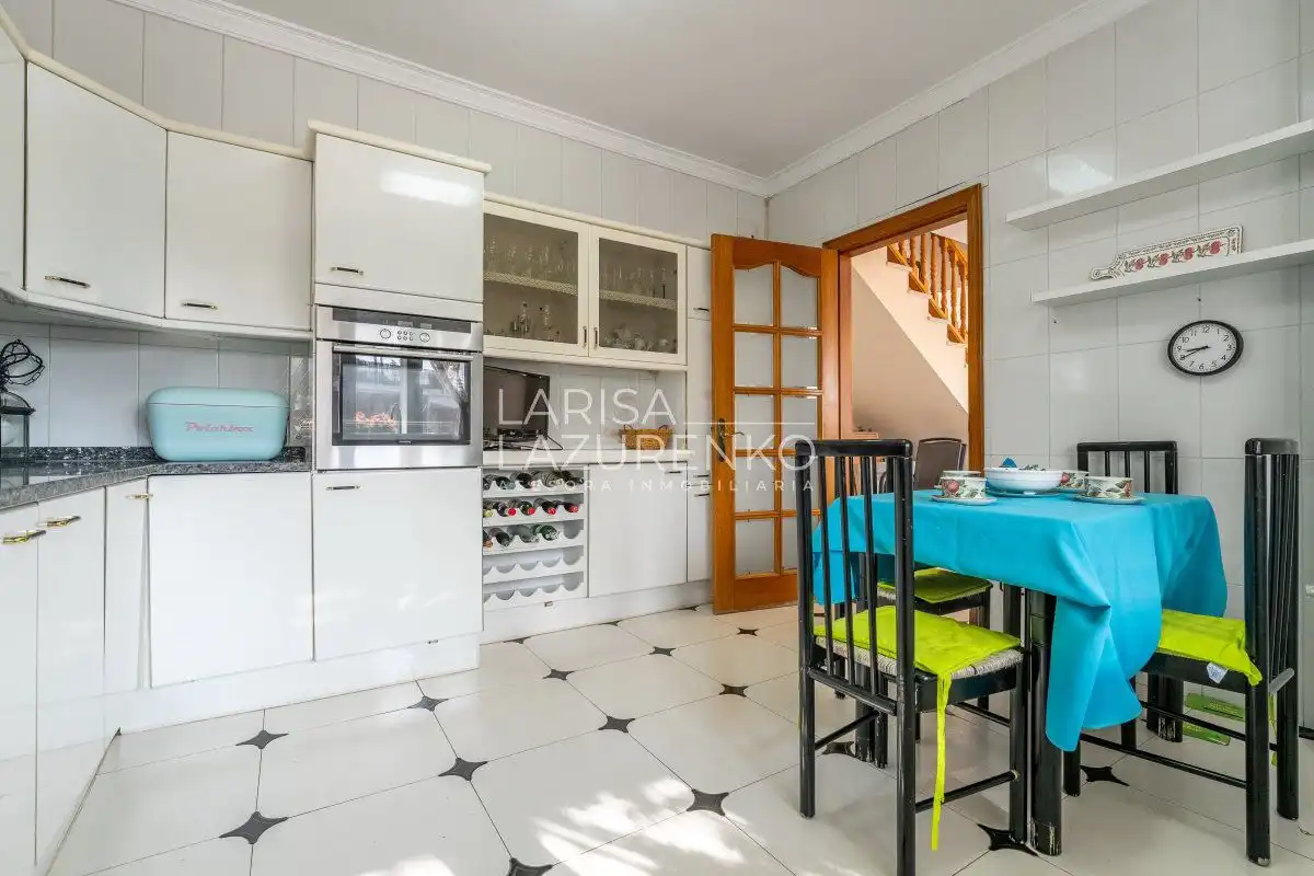 Cuina de Casa o xalet en venda en Tarragona amb Aire condicionat, Calefacció i Jardí privat