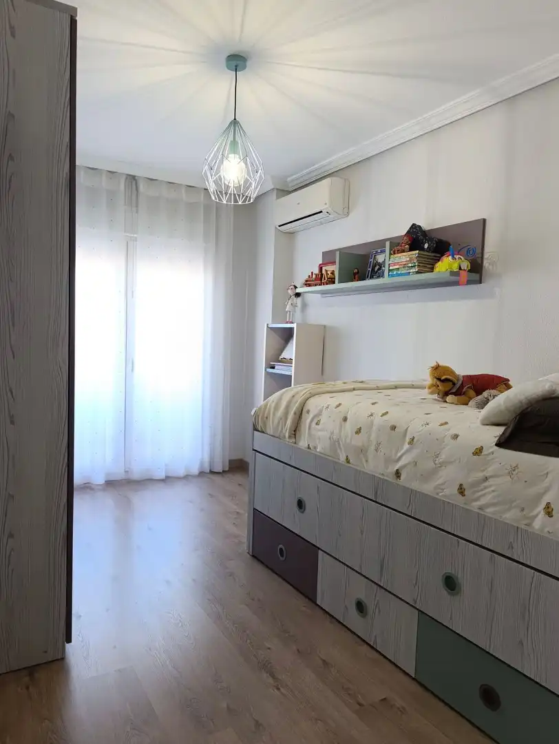 Habitación de Casa o chalet en venta en Ciudad Real con Aire acondicionado, Calefacción y Parquet