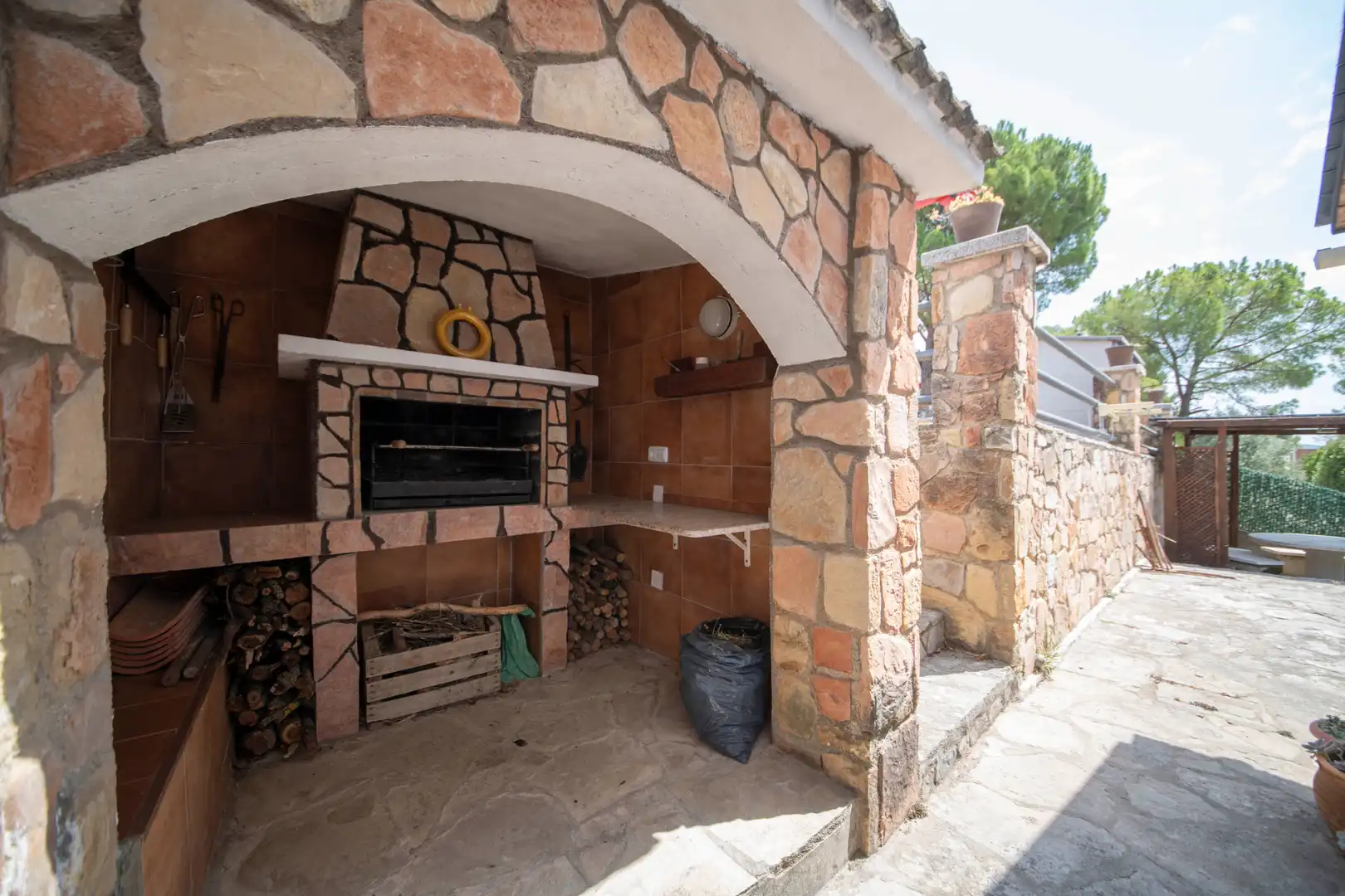 Küche von Country house zum Verkauf in La Torre de Claramunt mit Privatgarten, Terrasse und Möbliert
