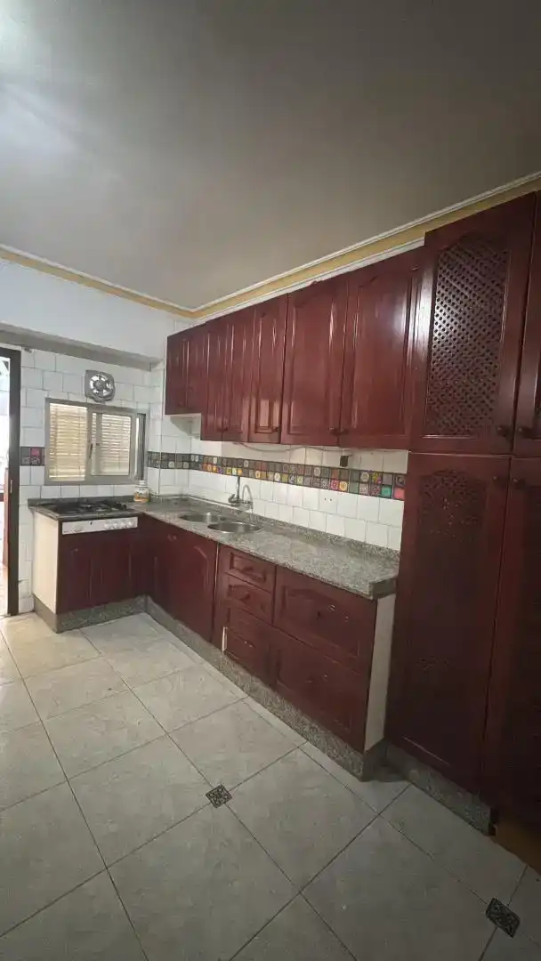 Cuina de Casa adosada en venda en Alameda amb Aire condicionat