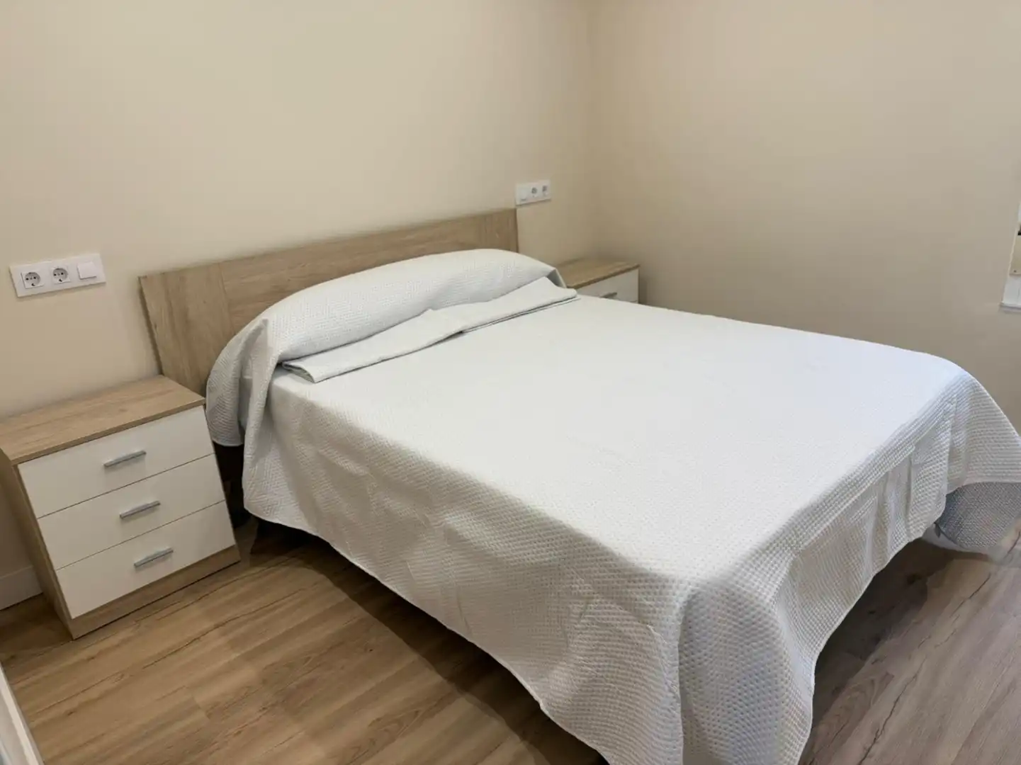 Bedroom of Flat for rent in Gijón   with Heating and Furnished