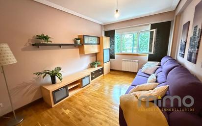 Sala d'estar de Pis en venda en Errenteria amb Calefacció, Traster i Moblat