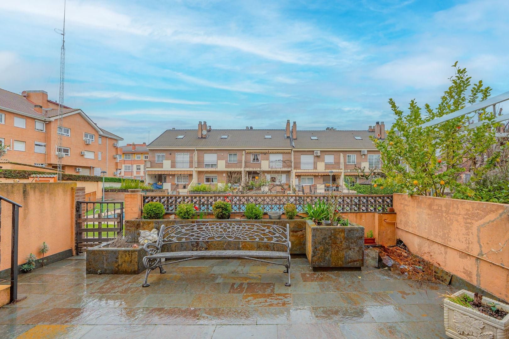 Terrassa de Casa adosada en venda en Villanueva del Pardillo amb Calefacció, Jardí privat i Terrassa
