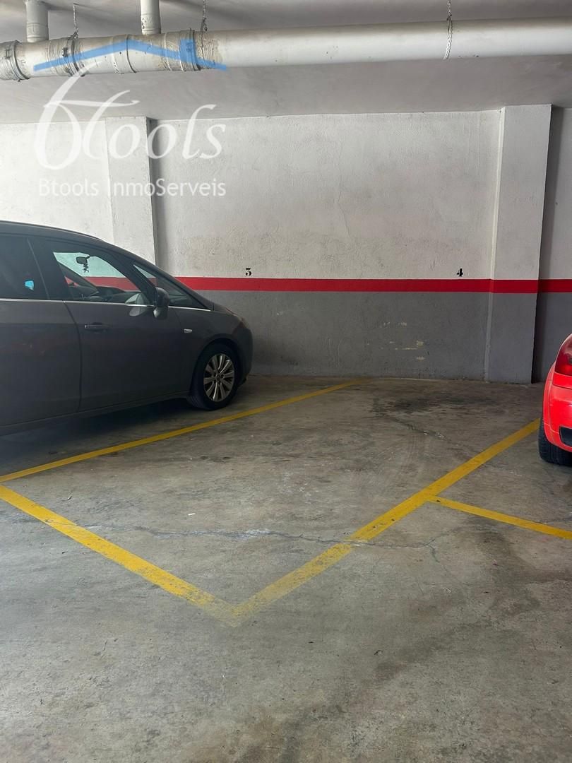 Garage to rent in Casc Antic, Ripollet