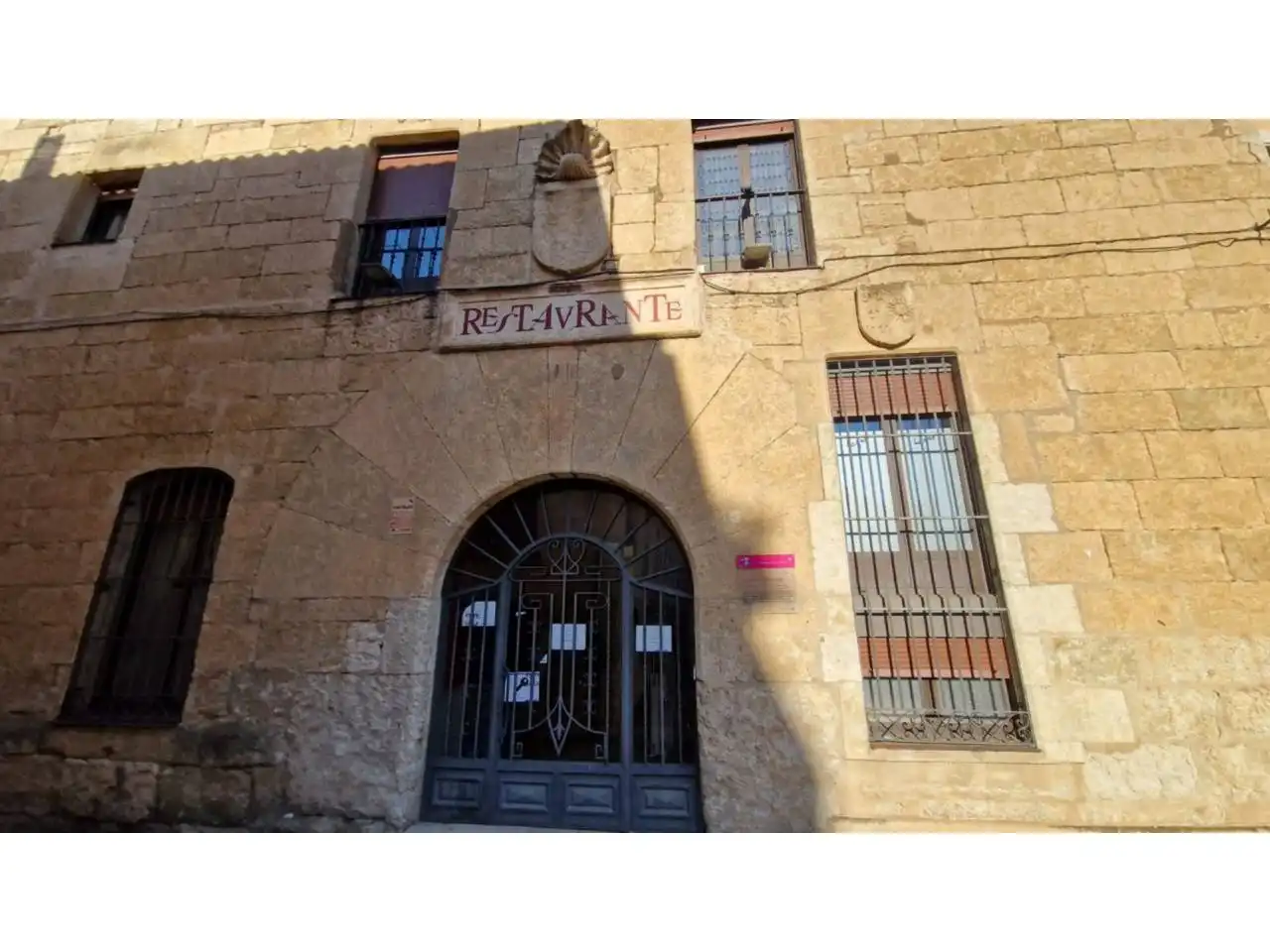 Hotel zum Verkauf in Calle Domínguez Bordona, imagen 2