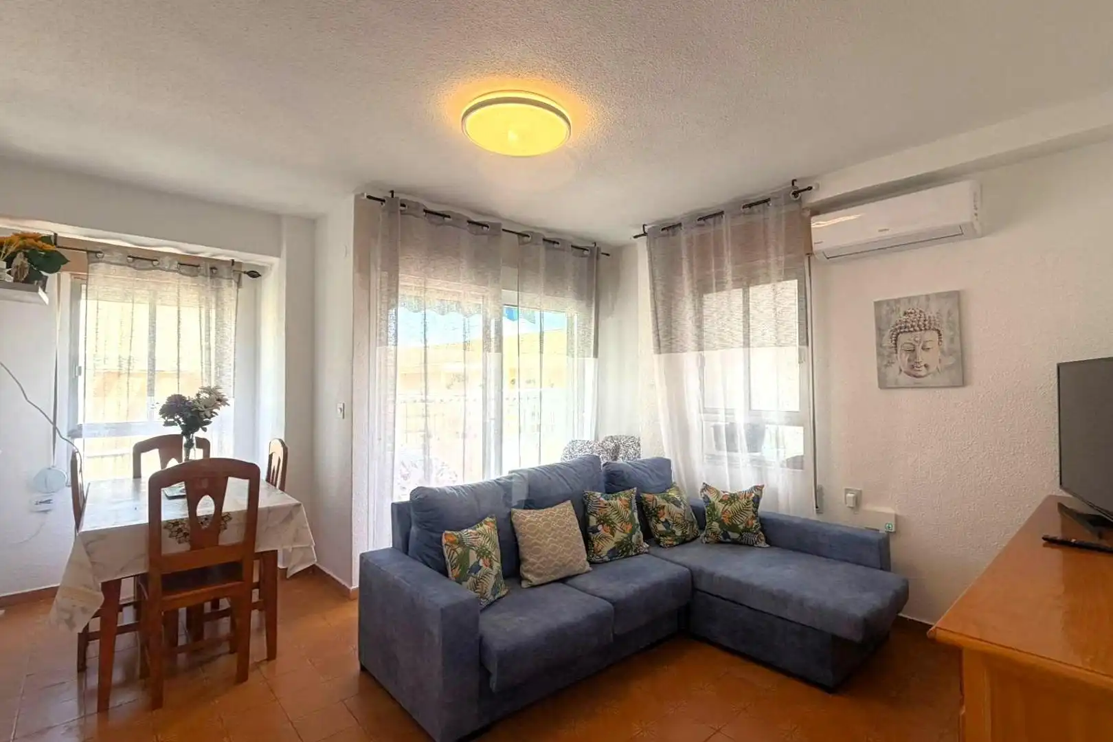 Sala de estar de Ático en venta en Torrevieja con Aire acondicionado, Calefacción y Amueblado