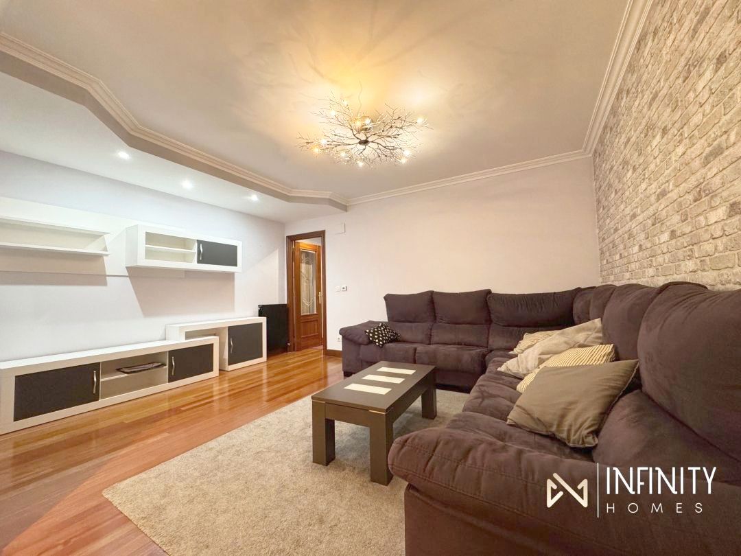 Sala de estar de Piso en venta en Bilbao  con Calefacción, Terraza y Trastero