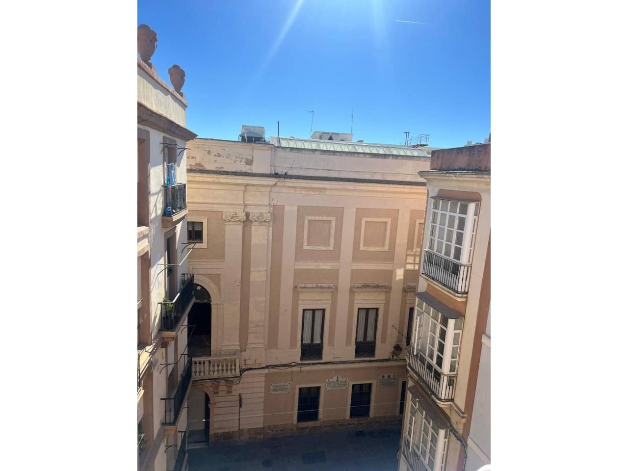 Vista exterior de Pis en venda en  Cádiz Capital amb Balcó