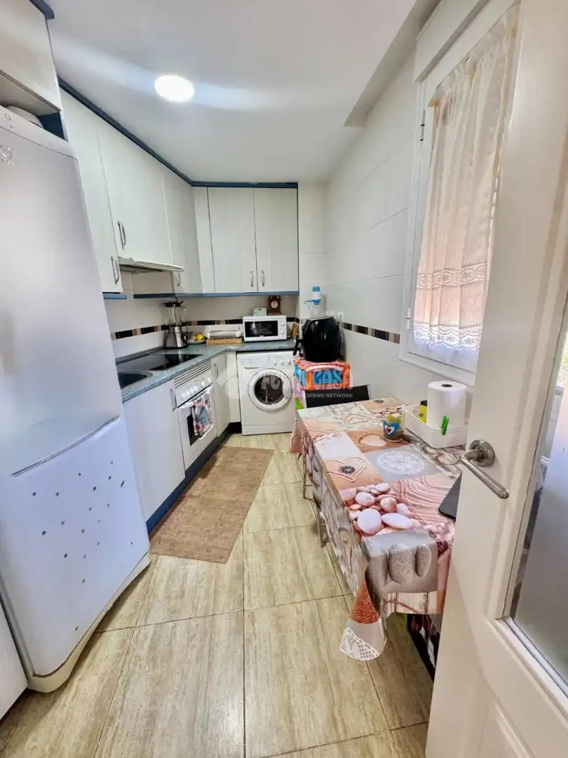 Küche von Wohnung zum Verkauf in Humanes mit Klimaanlage, Heizung und Abstellraum
