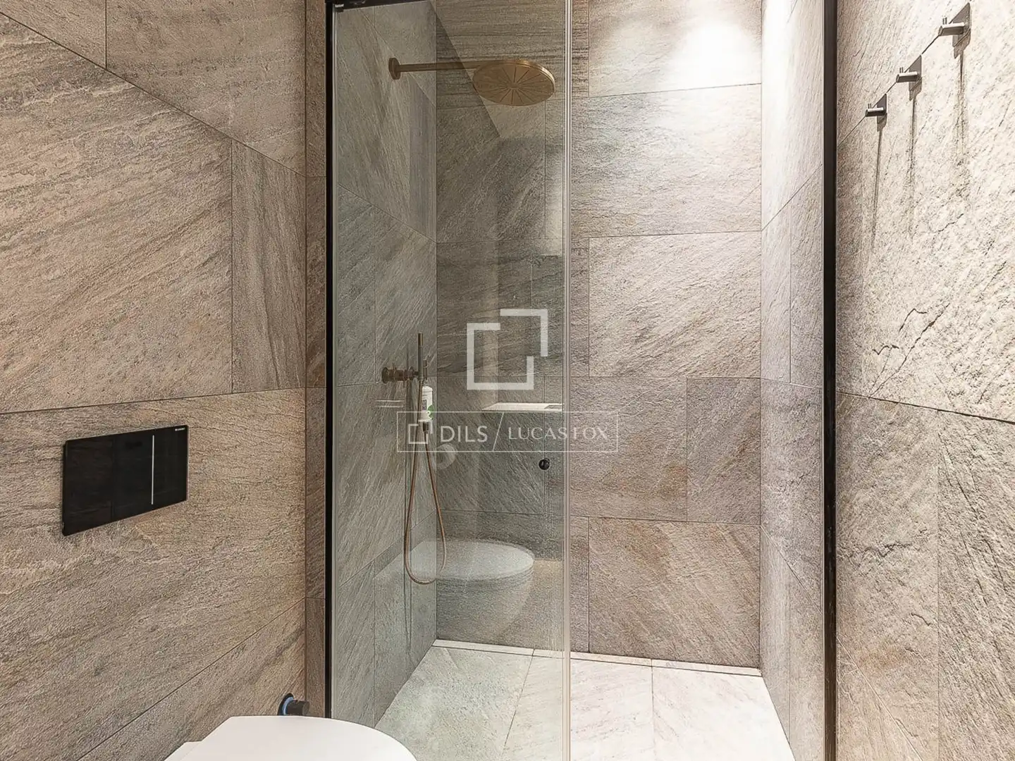 Badezimmer von Wohnung zum Verkauf in Barcelona mit Klimaanlage, Heizung und Möbliert
