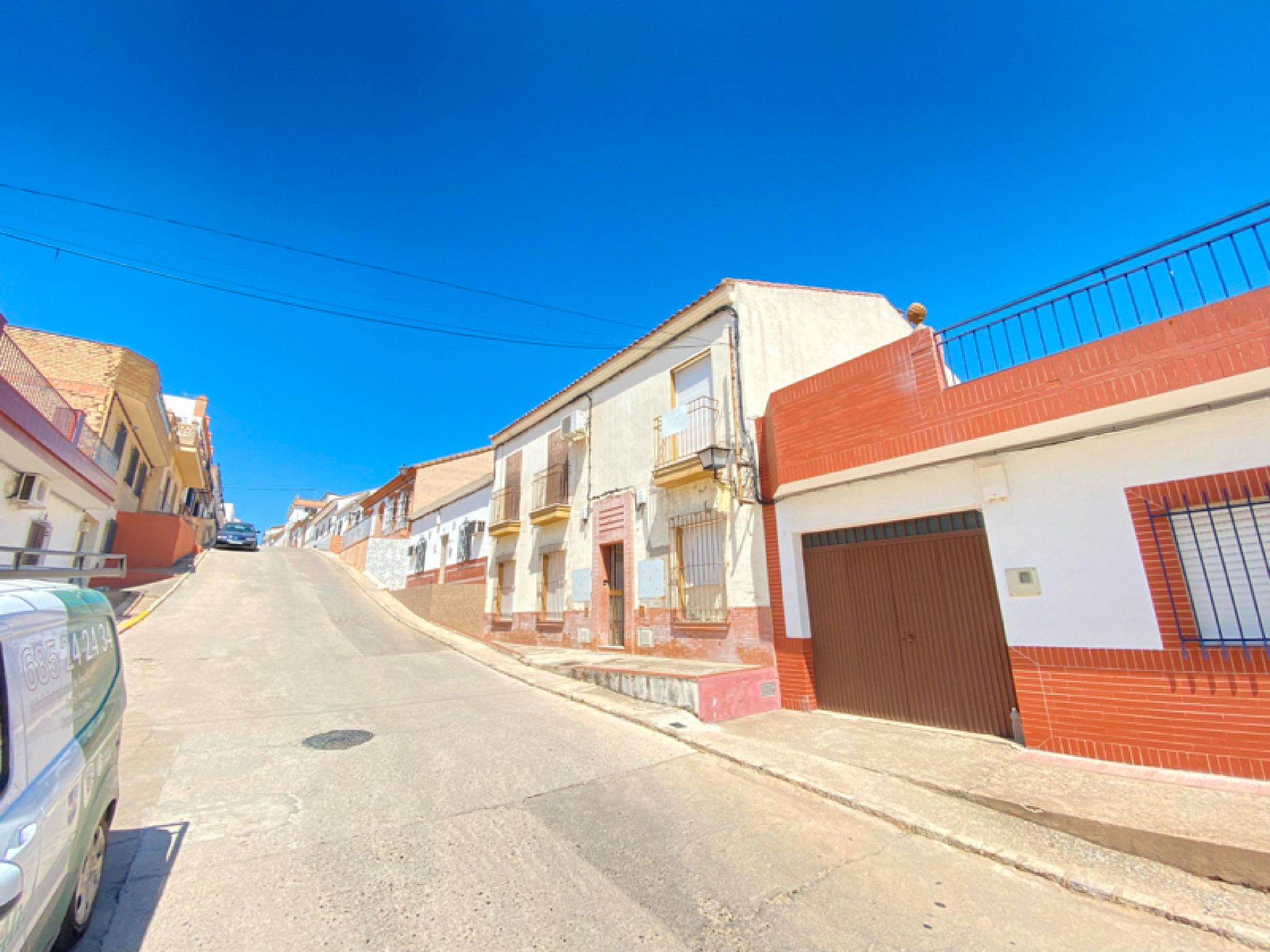 Exterior view of House or chalet for sale in Aznalcóllar