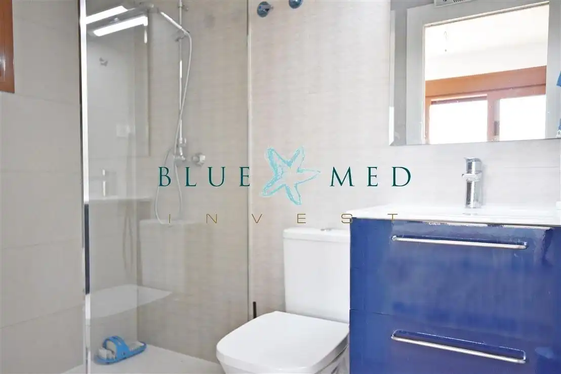 Badezimmer von Wohnungen zum Verkauf in Mazarrón mit Klimaanlage, Heizung und Privatgarten