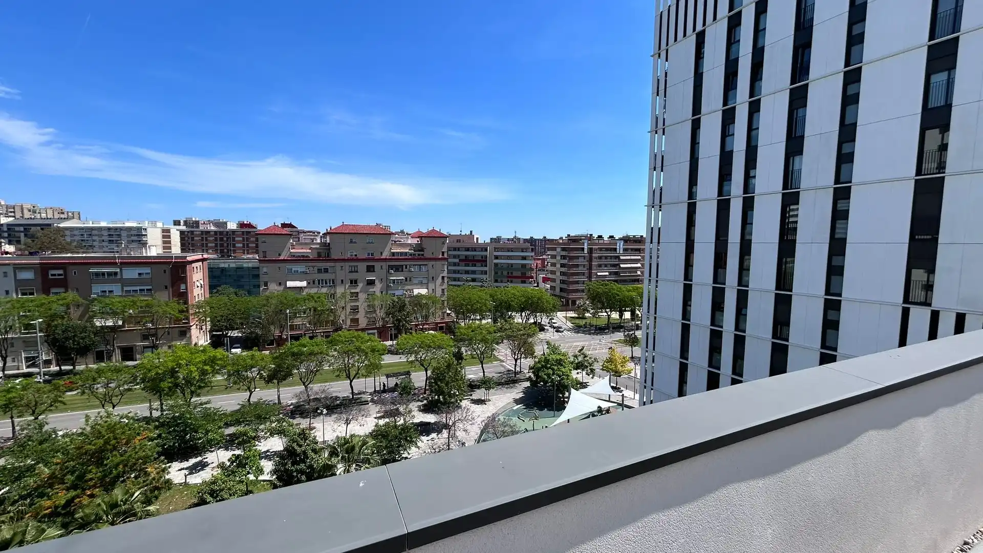 Terrassa de Pis en venda en Cornellà de Llobregat amb Traster i Piscina