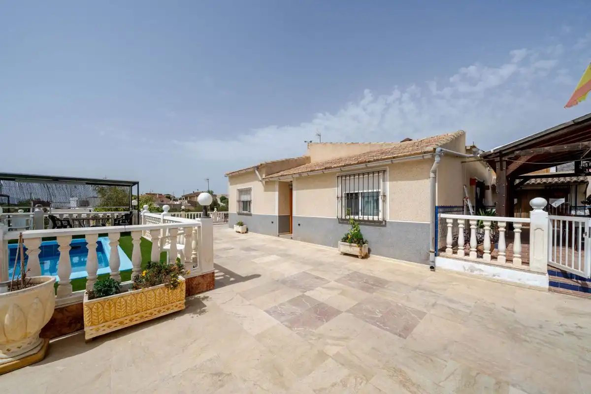 Exterior view of Houses for sale in Albatera  with Air Conditioner, Heating and Private garden