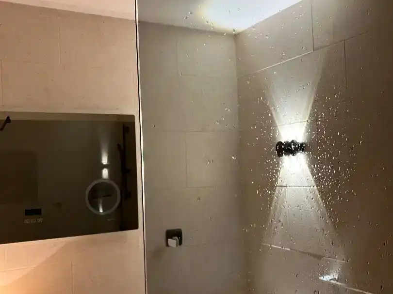 Badezimmer von Wohnung zum Verkauf in Marbella mit Klimaanlage, Schwimmbad und Balkon