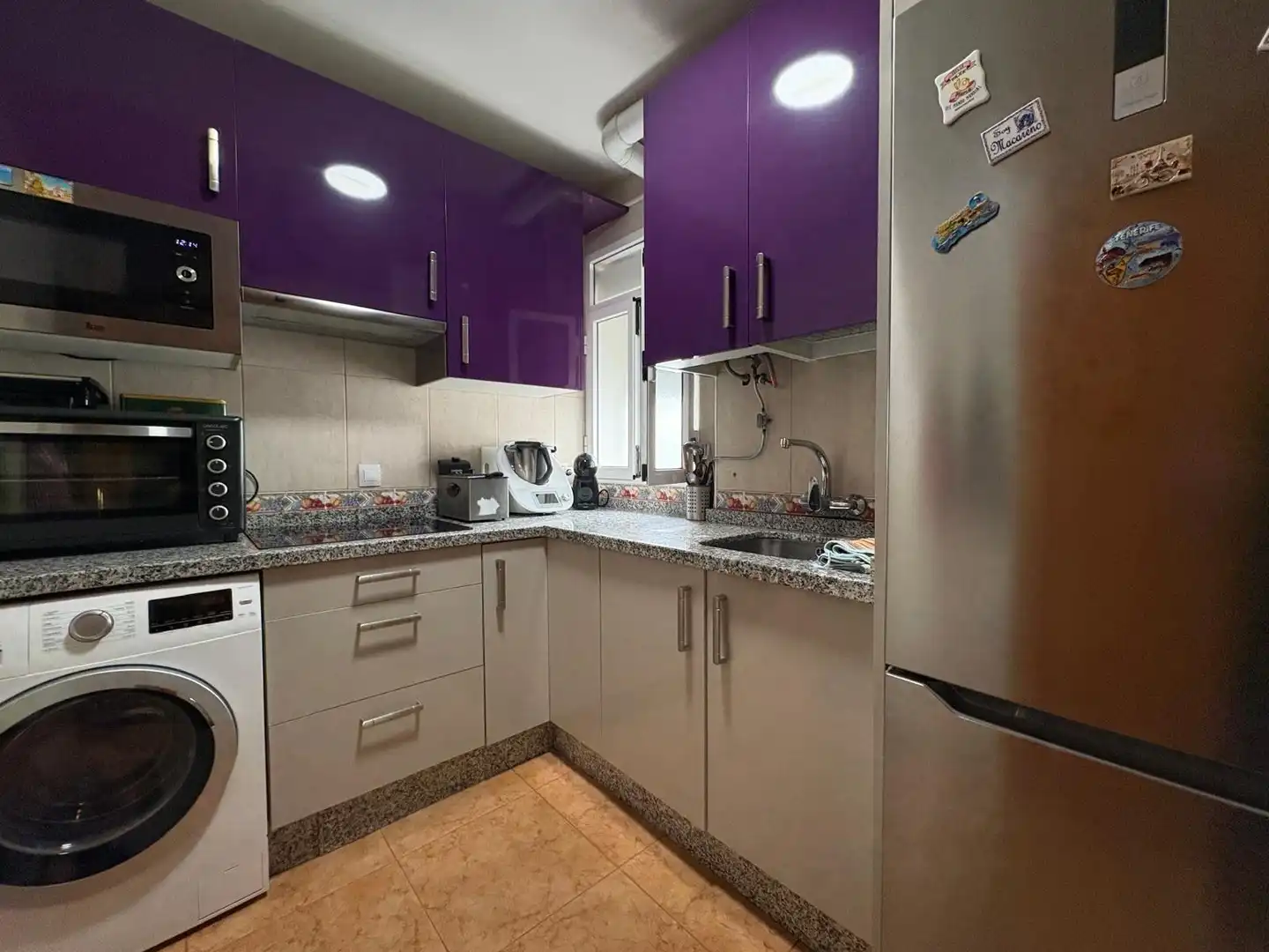 Kitchen of Flat for sale in Sevilla  with Air Conditioner, Terrace and Storage room