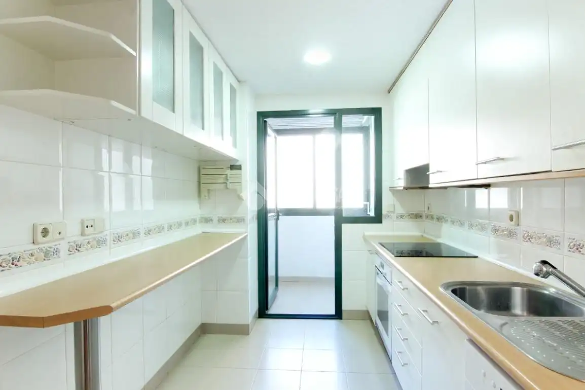 Flat with pool for sale in Barajas, imagen 3