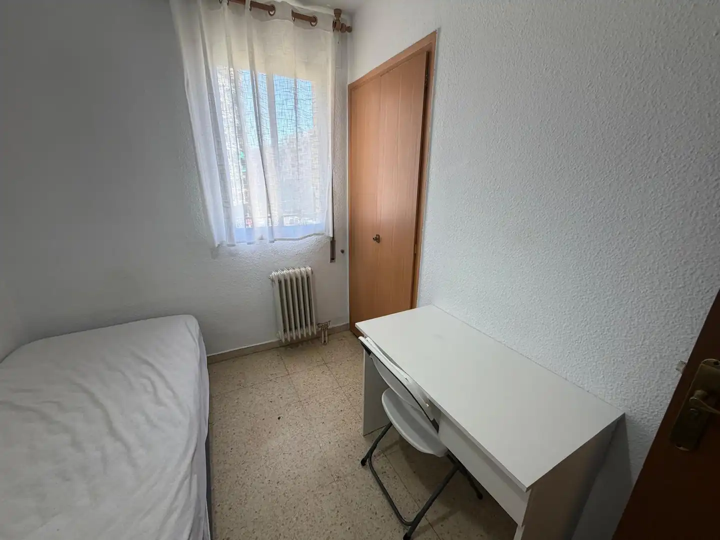 Schlafzimmer von Wohnung zur Miete in Lleida mit Klimaanlage, Heizung und Möbliert
