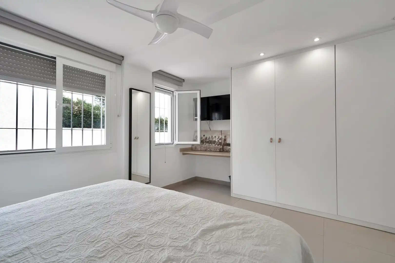 Dormitori de Apartament en venda en Marbella amb Aire condicionat