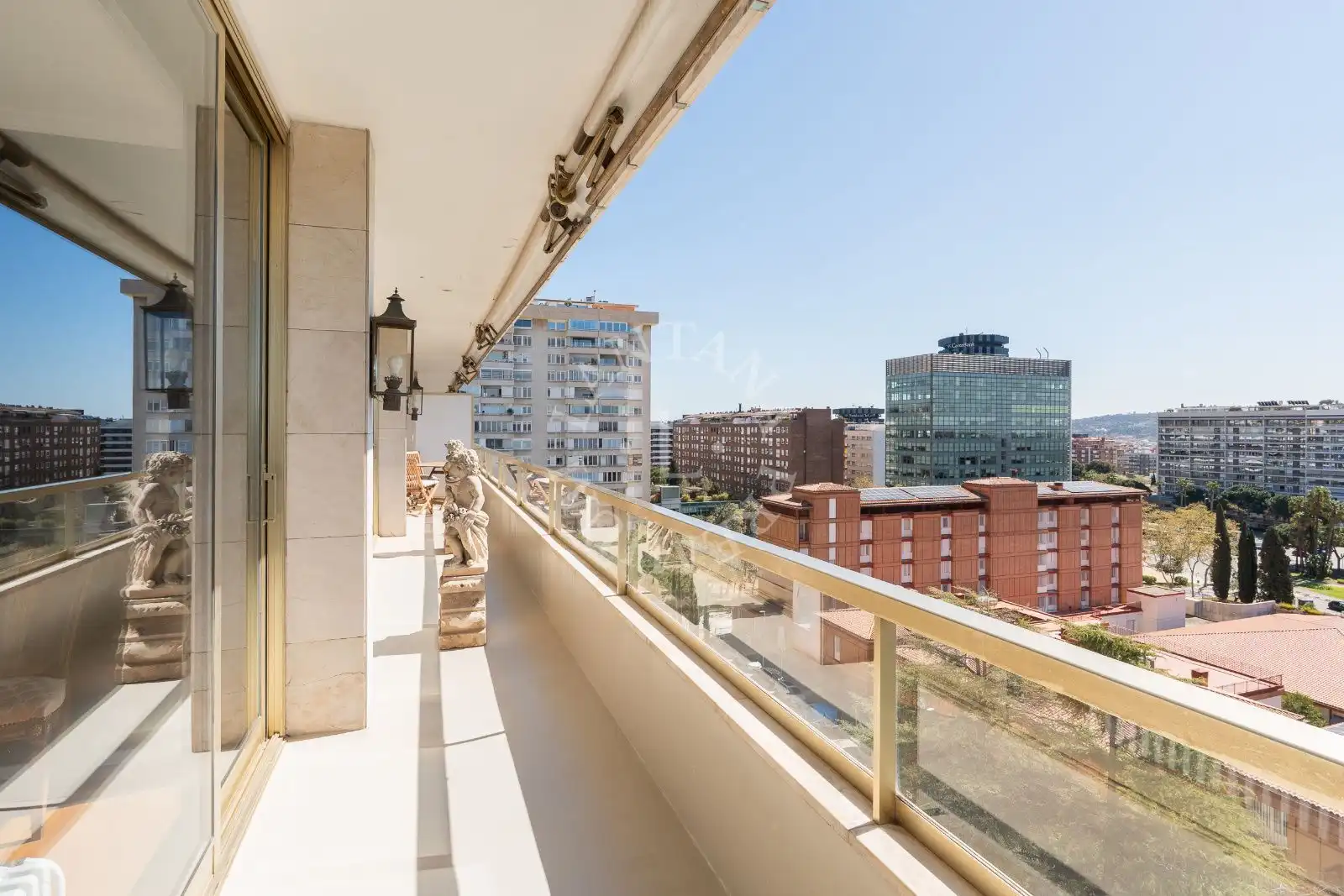 Terrasse von Dachboden zum Verkauf in Barcelona mit Terrasse, Abstellraum und Schwimmbad