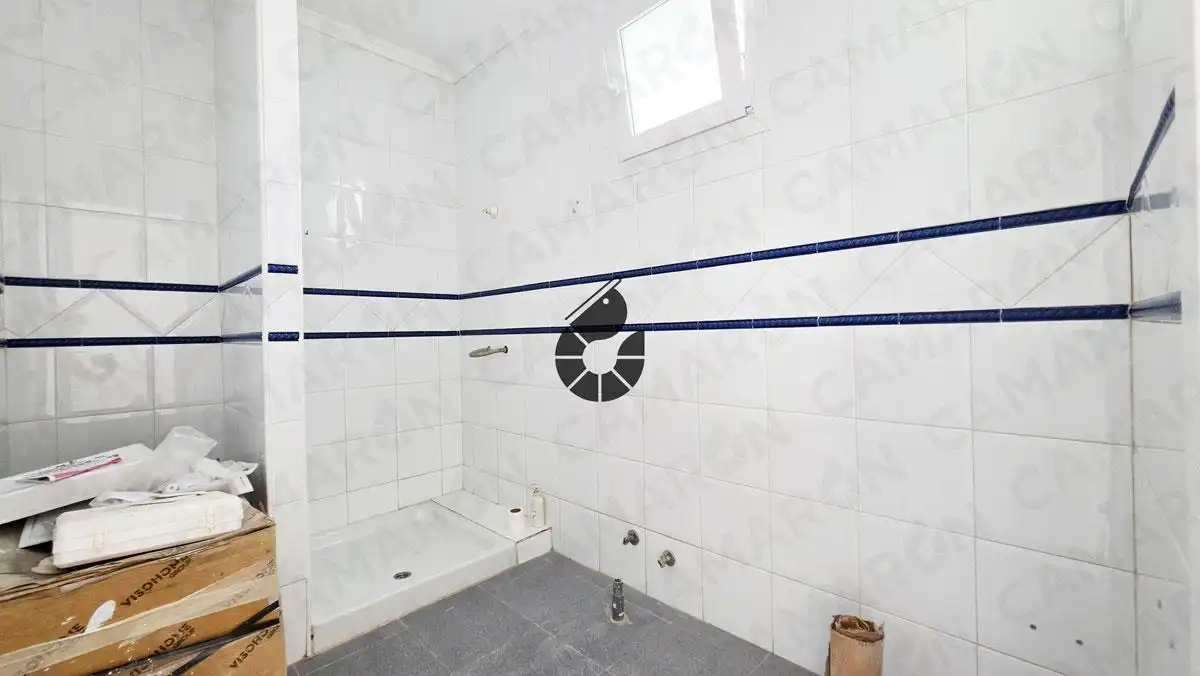 Bany de Casa o xalet en venda en La Puebla del Río amb Aire condicionat i Traster