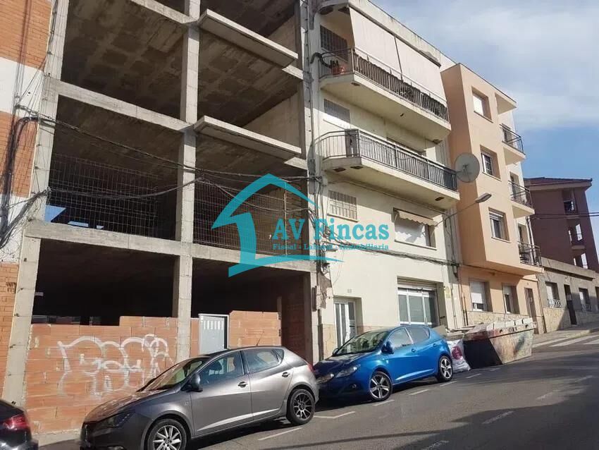 Vista exterior de Edifici en venda en Esparreguera