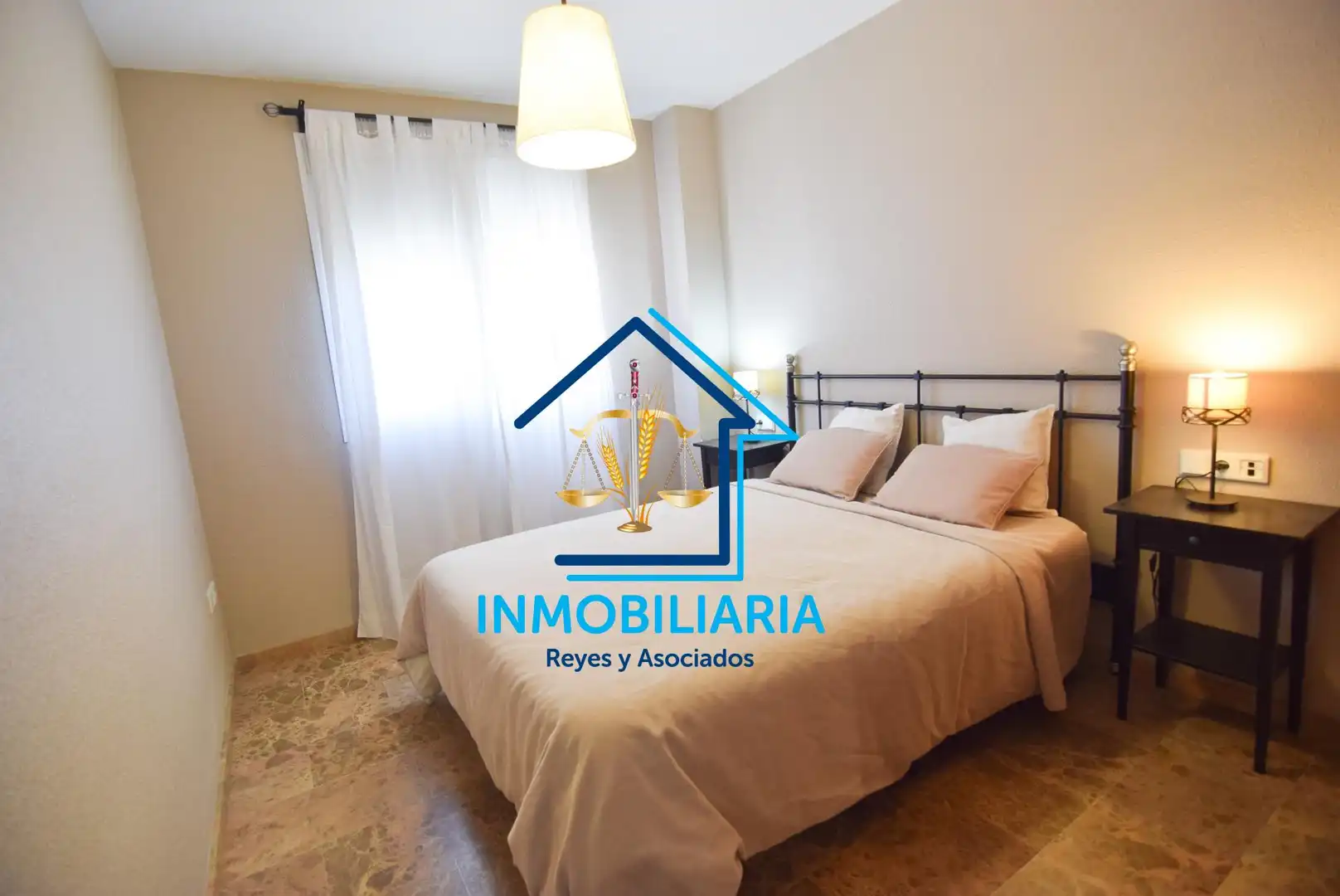 Bedroom of Flat for rent in Córdoba  with Air Conditioner, Furnished and Balcony