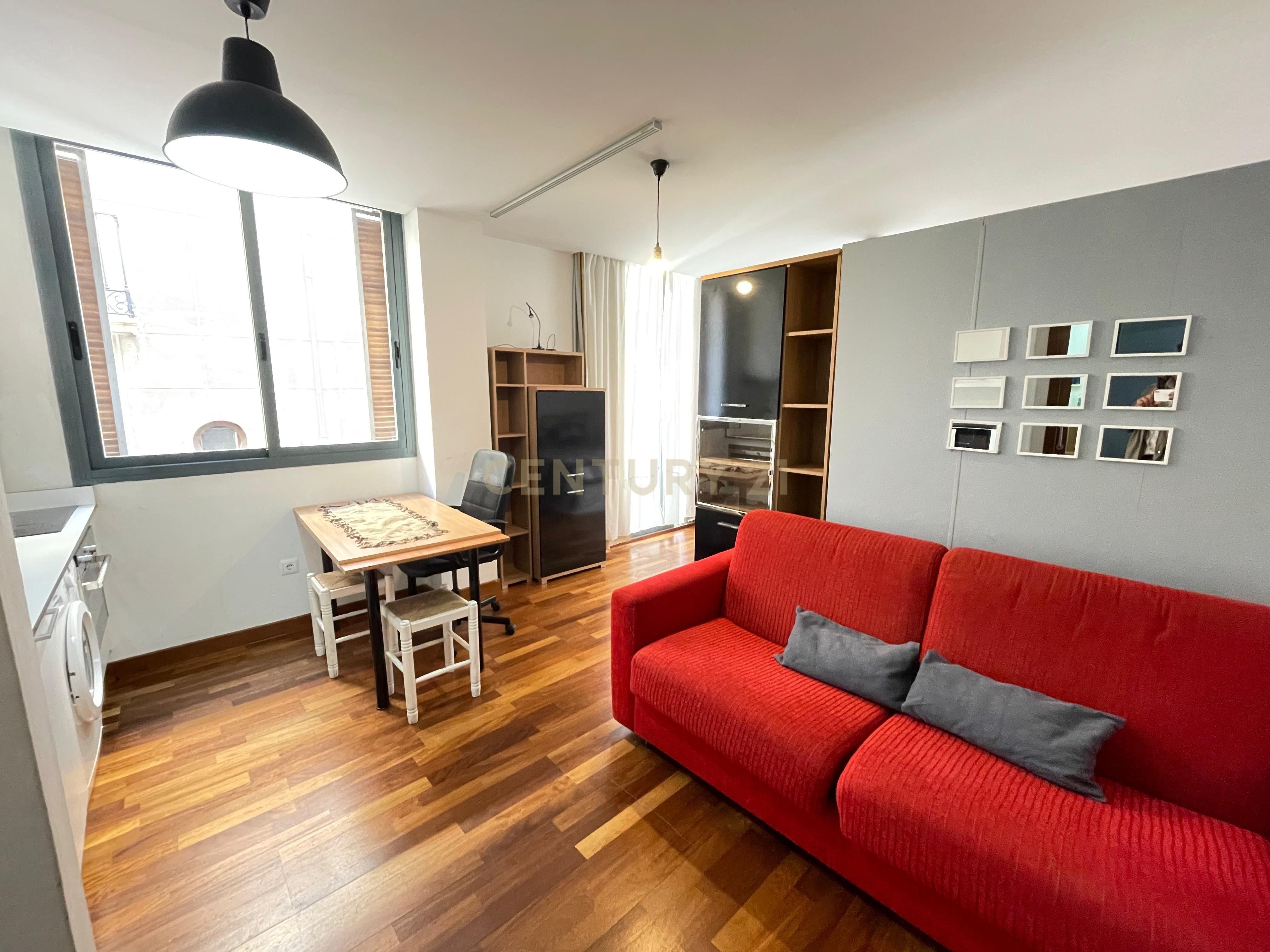 Sala d'estar de Apartament de lloguer en  Granada Capital amb Aire condicionat, Forn i Rentadora