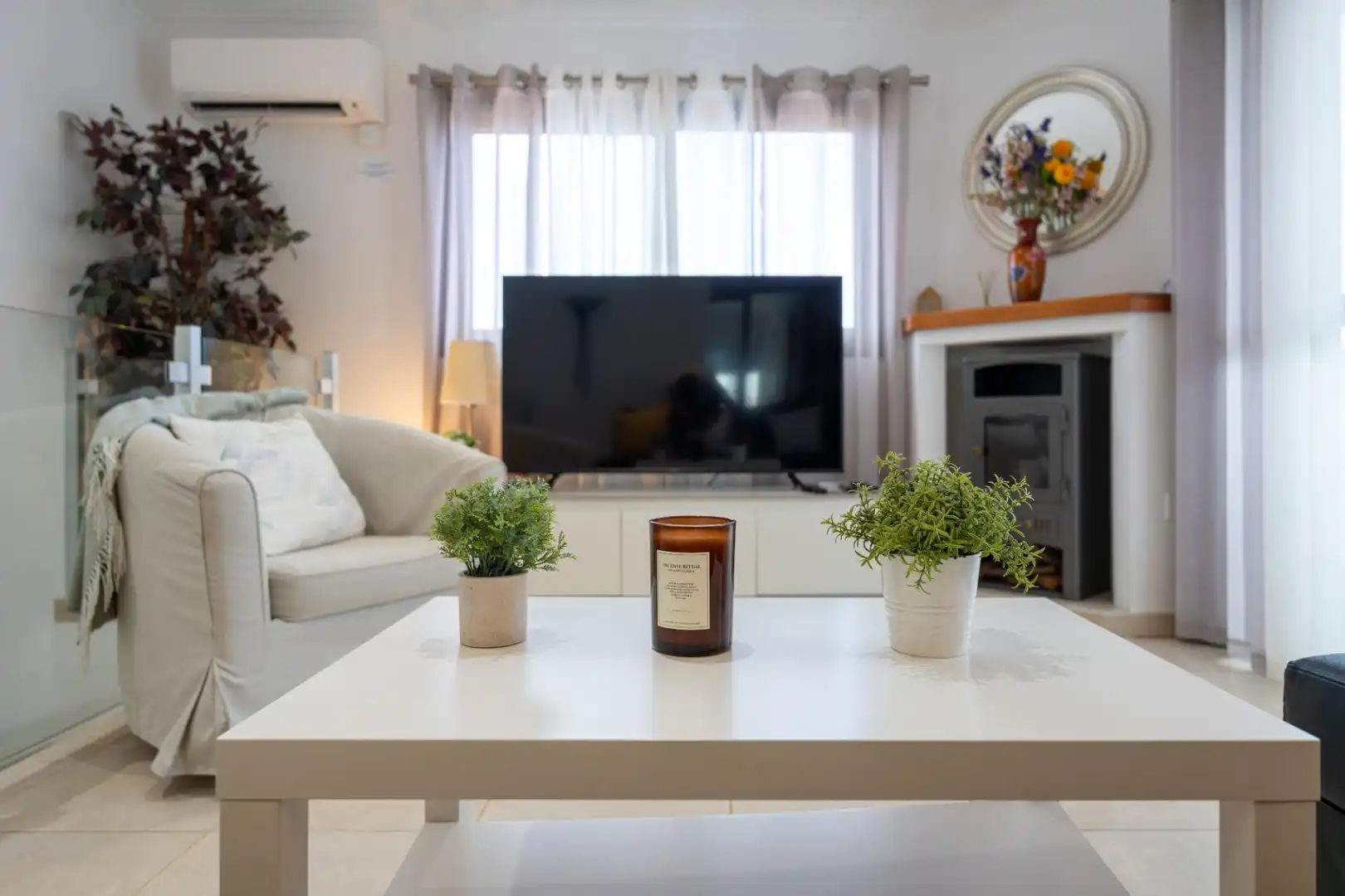 Sala d'estar de Casa o xalet en venda en San Miguel de Abona amb Aire condicionat, Jardí privat i Terrassa