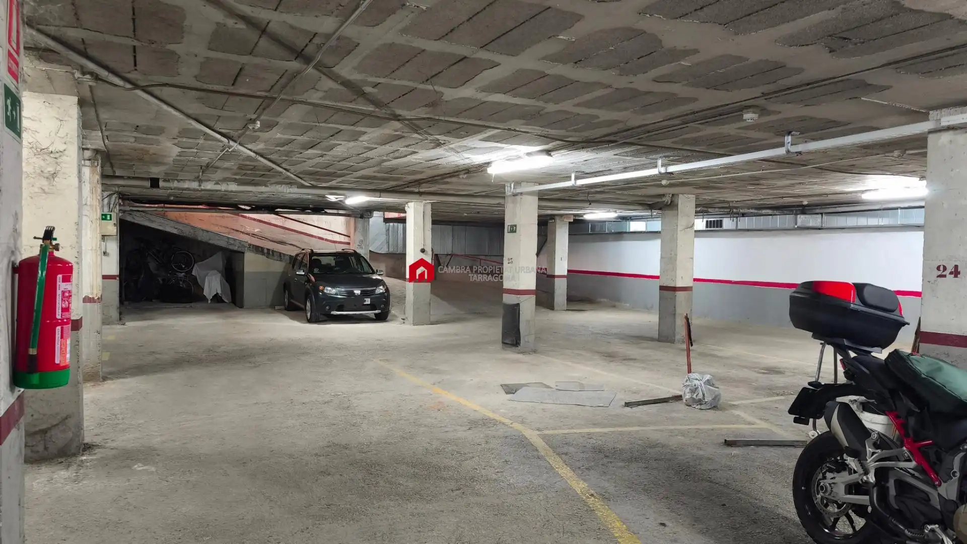 Parkplatz von Garage zum Verkauf in Tortosa
