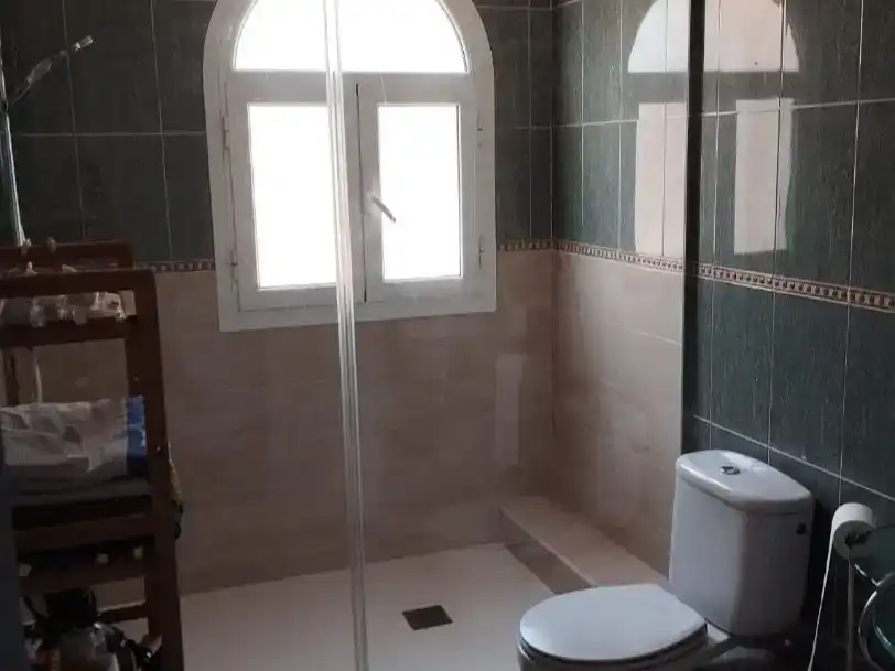 Bany de Casa o xalet per a compartir en Olivella amb Jardí privat, Moblat i Balcó