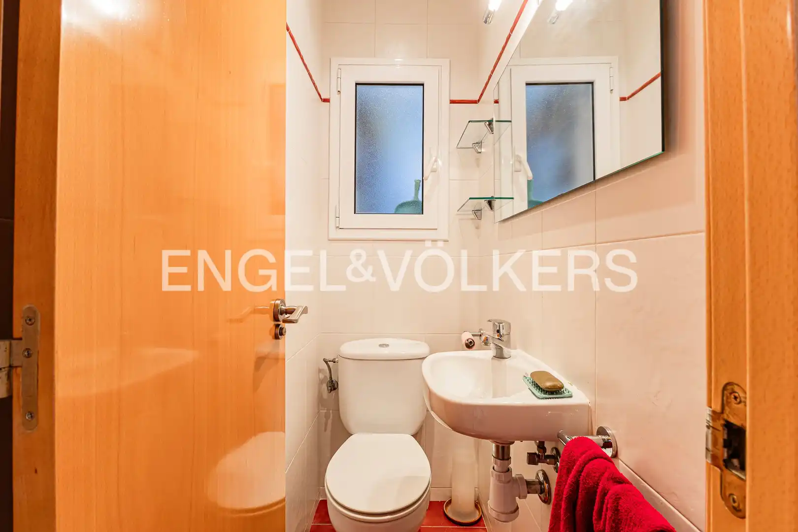 Bathroom of Flat for sale in Barcelona  with Heating and Parquet flooring