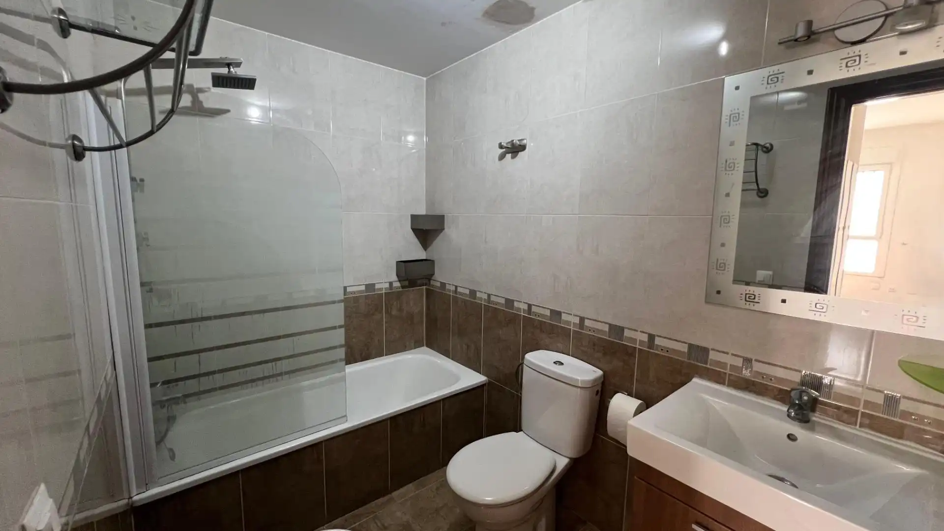 Baño de Piso en venta en Padul con Calefacción y Trastero