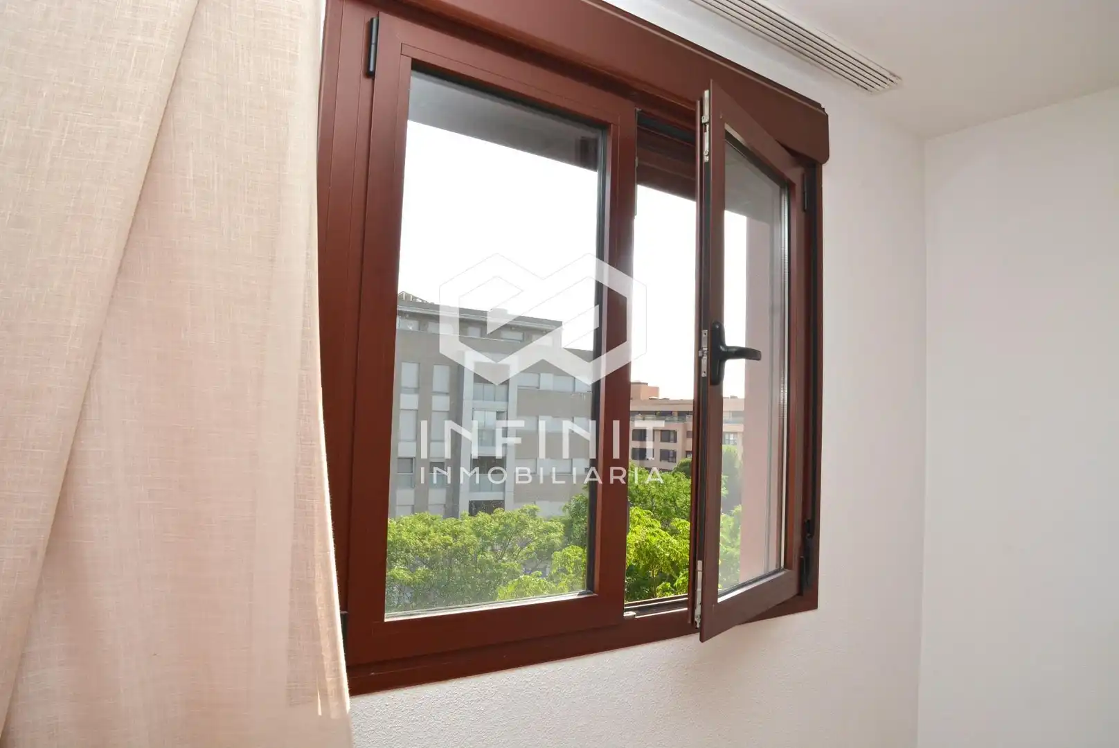 Habitación de Piso en venta en Guadalajara con Calefacción, Terraza y Trastero