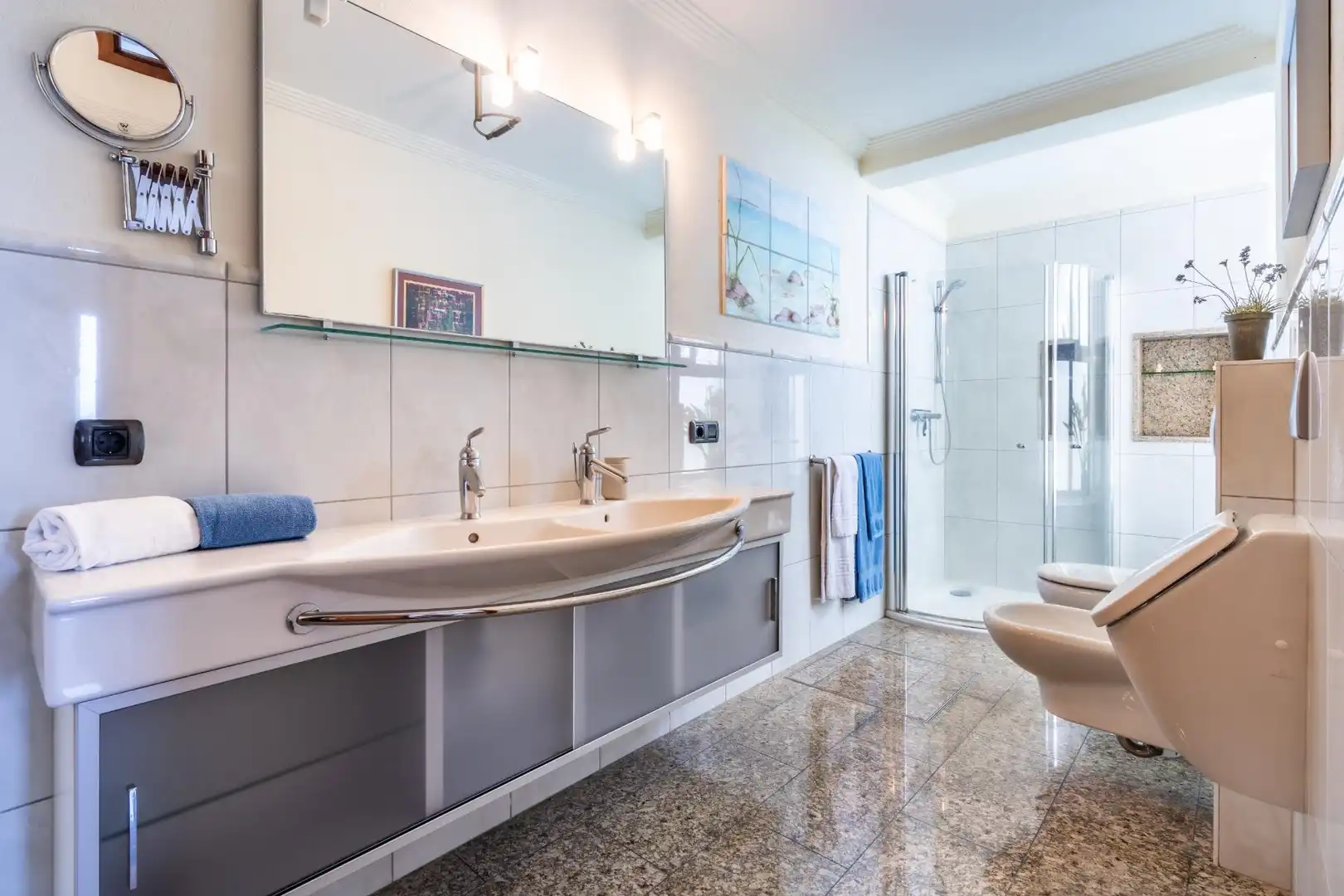 Bany de Casa o xalet en venda en Guía de Isora amb Aire condicionat, Jardí privat i Terrassa