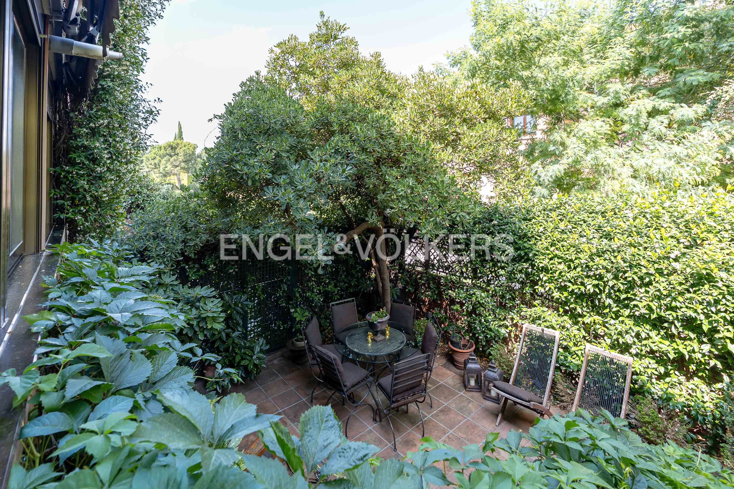 Terrassa de Dúplex en venda en La Moraleja amb Aire condicionat, Calefacció i Jardí privat