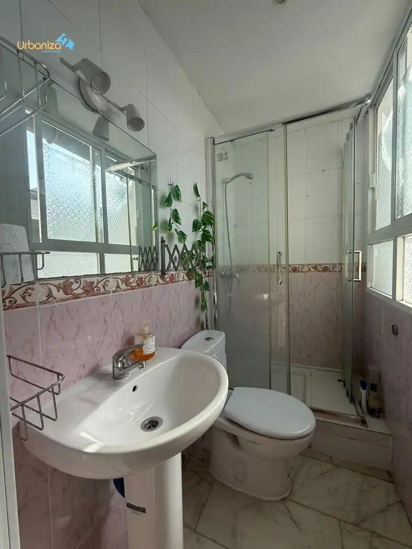Bathroom of Flat for sale in Badajoz  with Air Conditioner and Terrace
