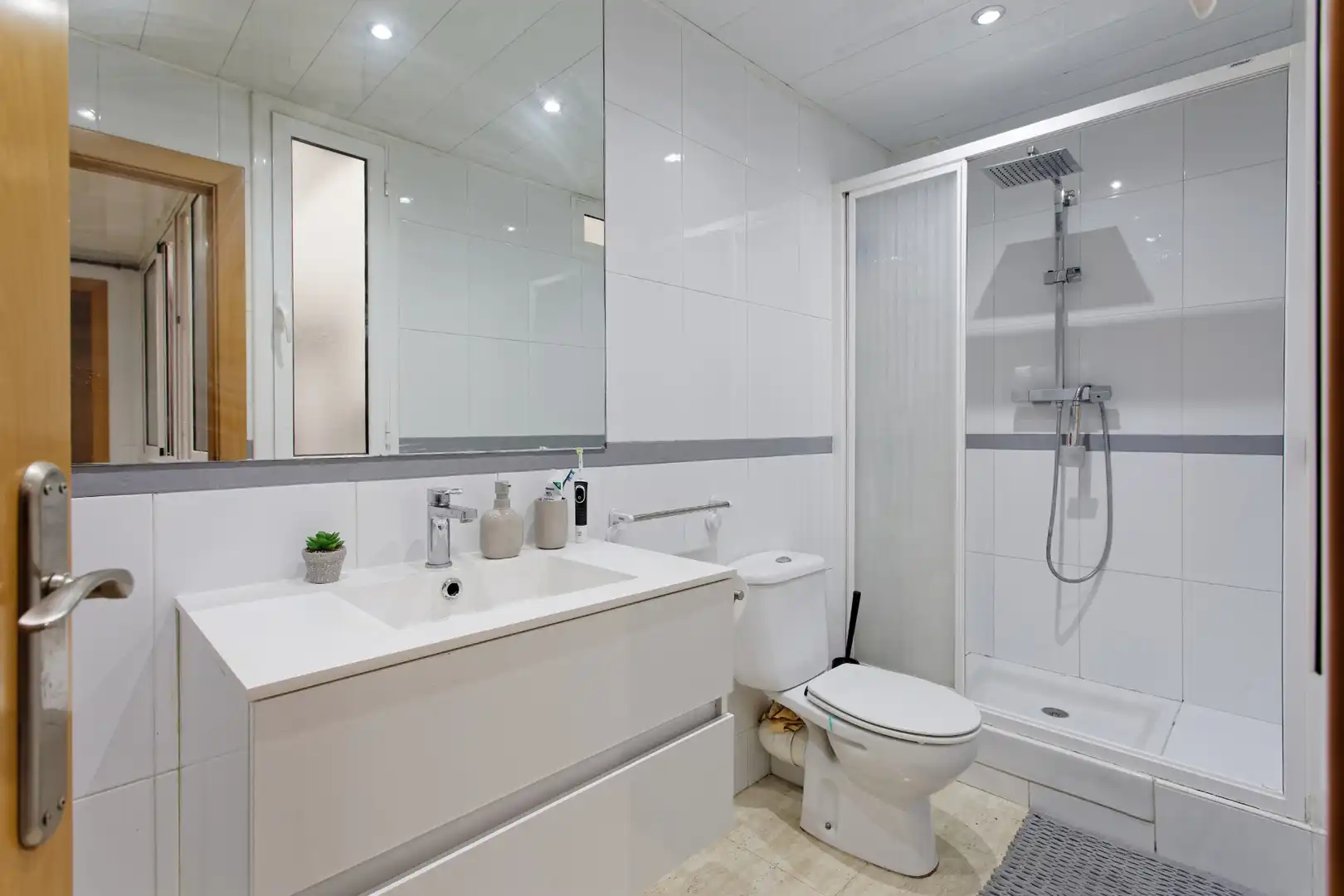 Bathroom of Flat for sale in L'Hospitalet de Llobregat