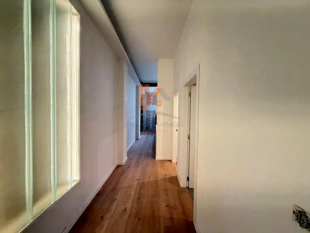Wohnungen zum Verkauf in Santiago de Compostela  mit Balkon