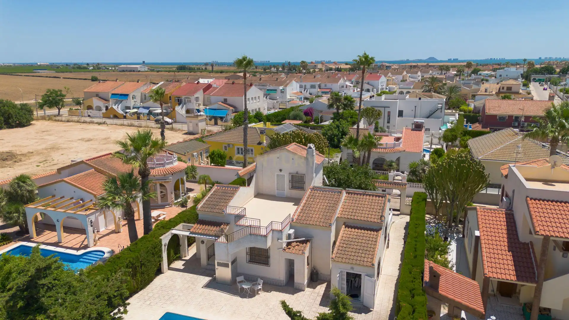 Vista exterior de Casa o chalet en venta en Los Alcázares con Aire acondicionado, Trastero y Piscina