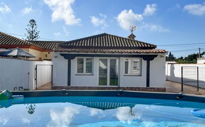 Swimming pool of House or chalet for sale in Chiclana de la Frontera