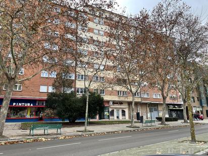 Vista exterior de Pis en venda en Burgos Capital