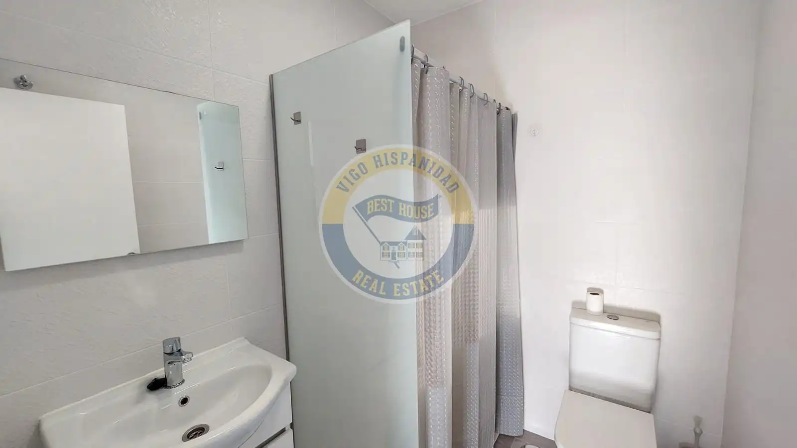 Badezimmer von Erdgeschoss zum Verkauf in Vigo 