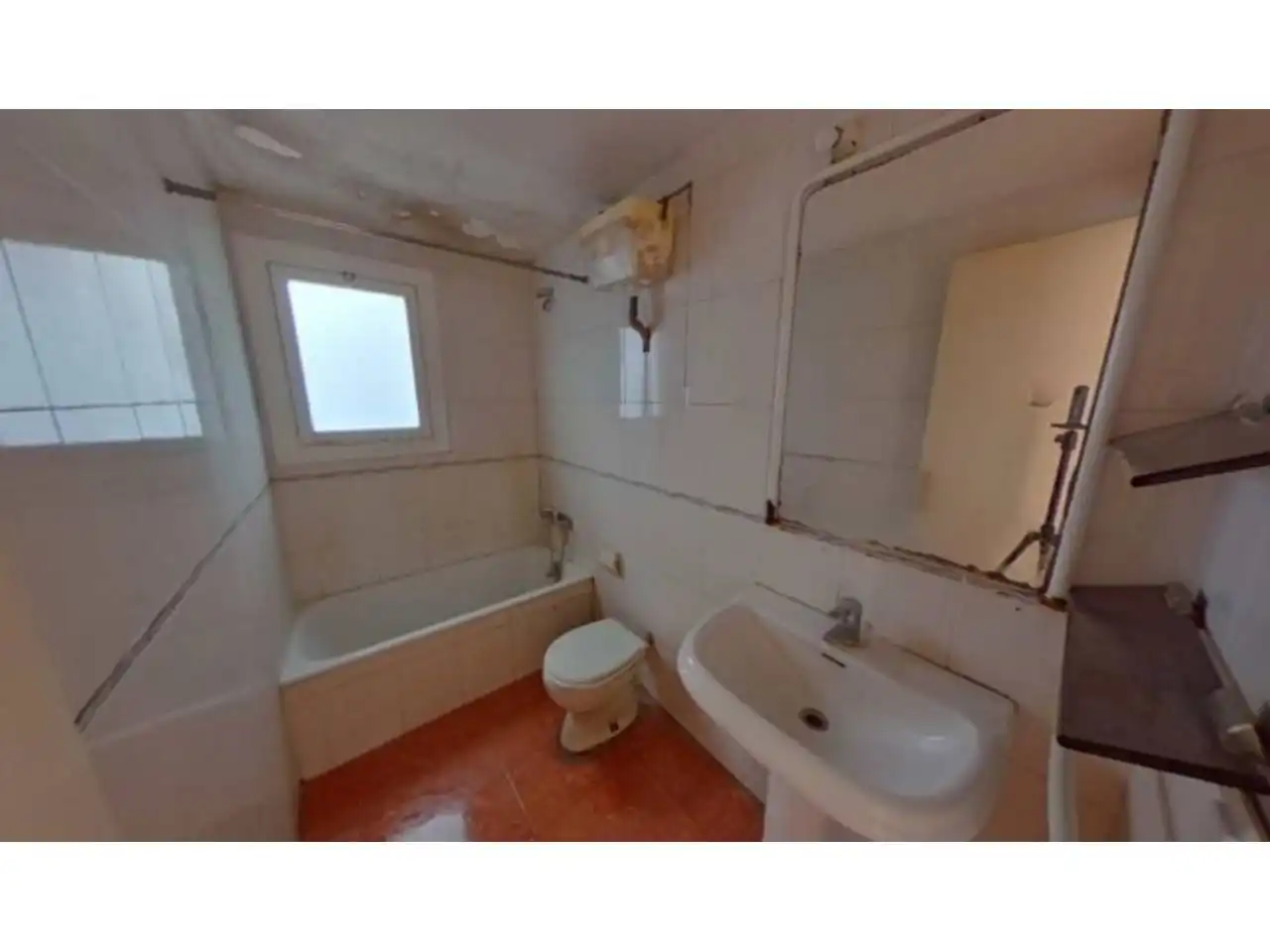 Baño de Piso en venta en Salt