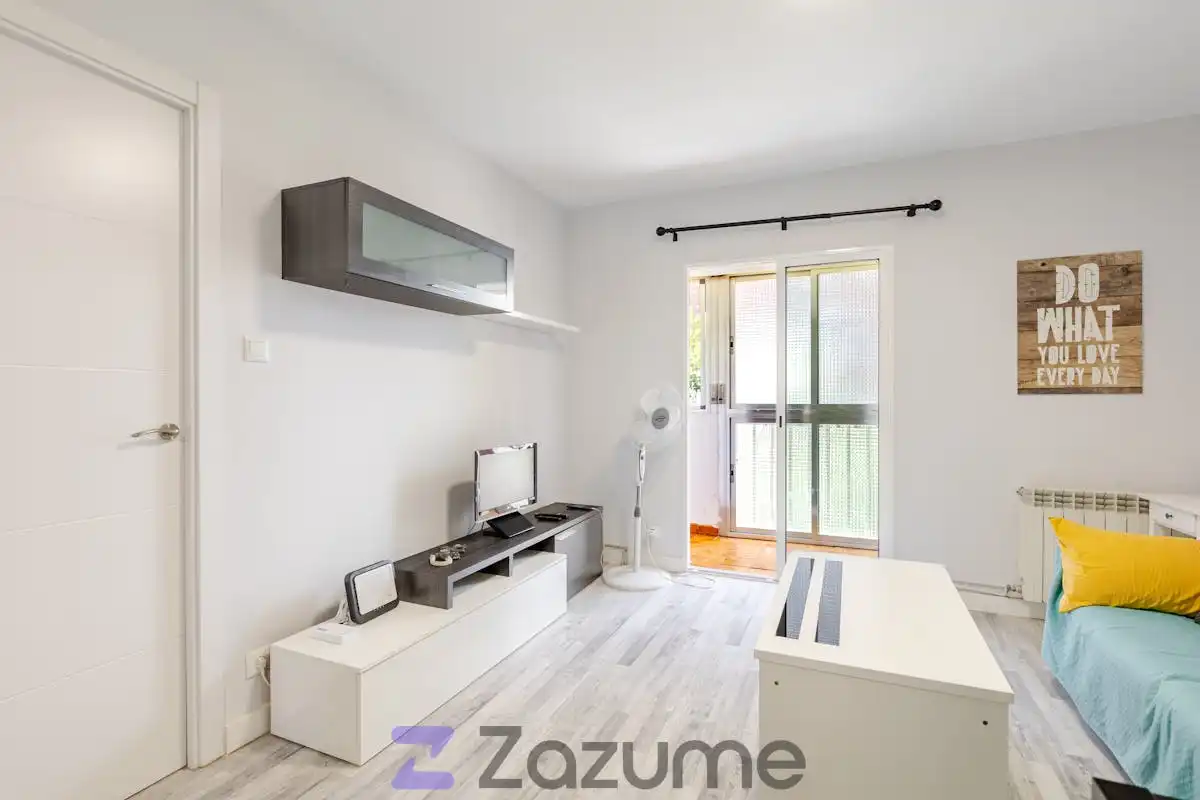 Sala de estar de Piso de alquiler en Madrid con Aire acondicionado, Calefacción y Terraza